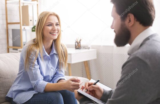 Health coach talking with a client about nutrition goals